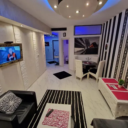 דירה Black & White